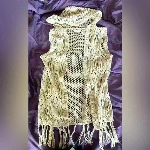 Stunning boho knit vest by  Full Tilt size medium beige - Picture 7 of 7